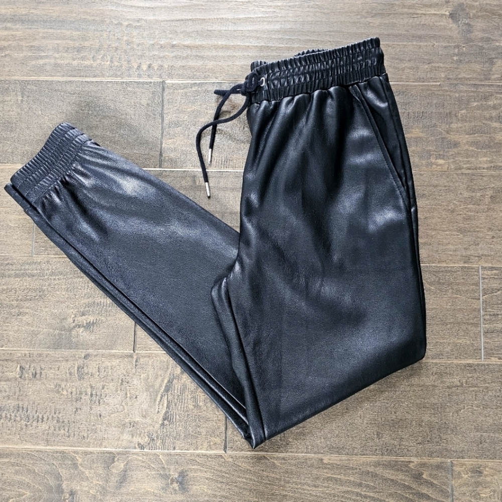 New T Tahari Vegan Leather Joggers sz small - Picture 3 of 9